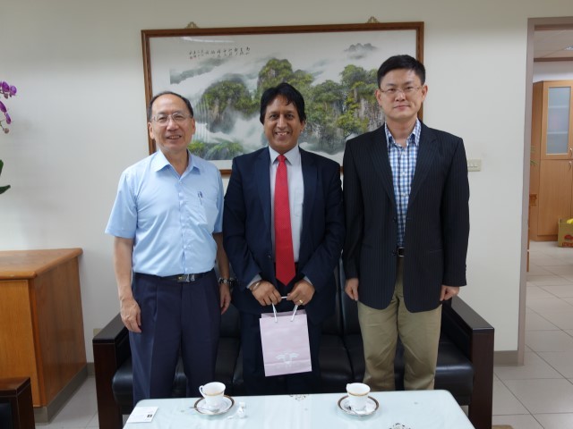 (Left) Dean Wang (Middle) Prof. Virk (Right) Prof. Chang