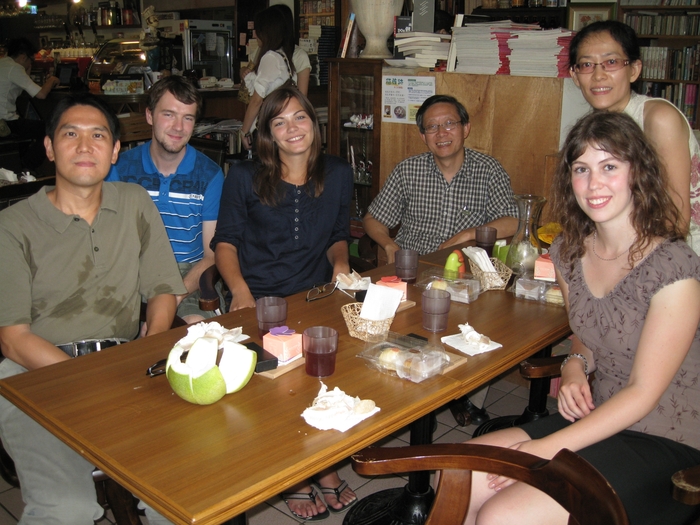 Welcome lunch at the Casa de Socrates’ Café. From left: Prof. Chih-Hsing Chu (CEO of International Affairs, CoE), Mr. Tony Schenk, Ms. Vera Balk, Prof. Hong Hocheng (Dean of CoE), Ms. Cora Sawatzki, and Ms. Chia-Hsing Sung (assistant of CoE).