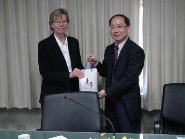 May 6, 2013 Prof. Murray, Dean of Harvard School of Engineering, Visiting College of EngineeringImage