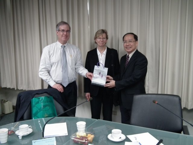 May 6, 2013 Prof. Murray, Dean of Harvard School of Engineering, Visiting College of EngineeringImage