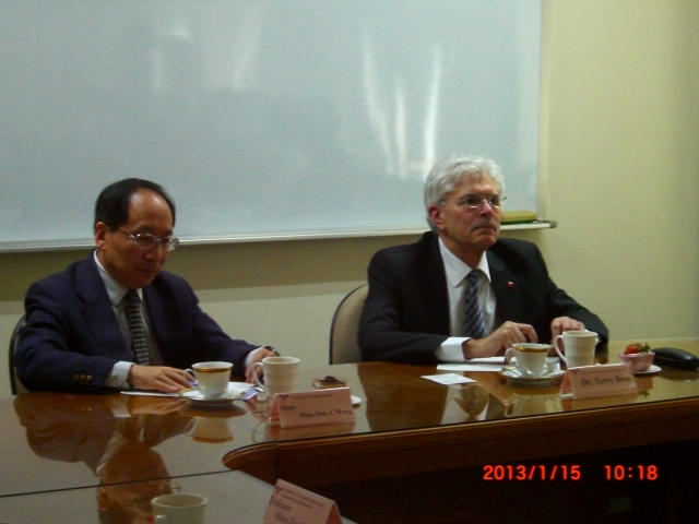 Jan 15, 2013 Dr. Terry Buss, Executive Director of Carnegie Mellon University Australia, Visiting College of EngineeringImage