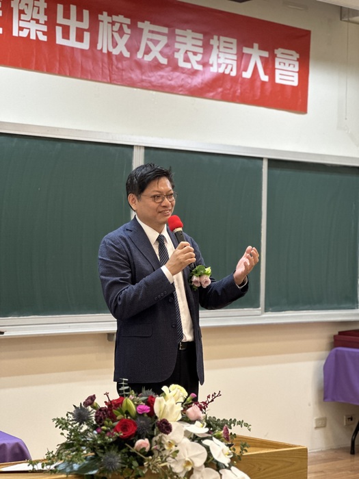 Acceptance Speech from our dearest alumnus Mr. Rick WEN.