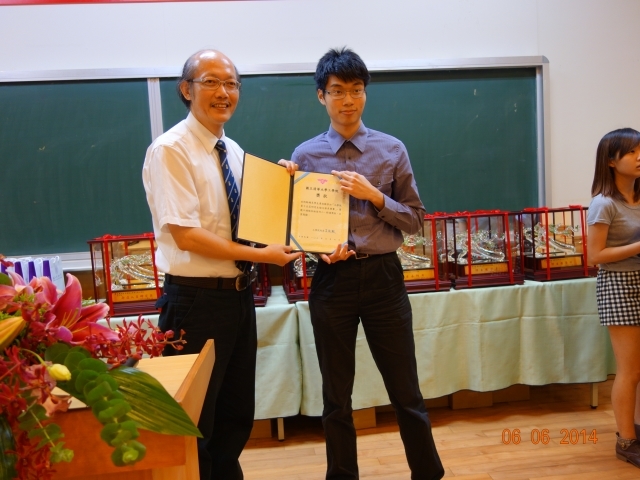 Vice Dean of College of Engineering, Shih-Yuan Lu and student
