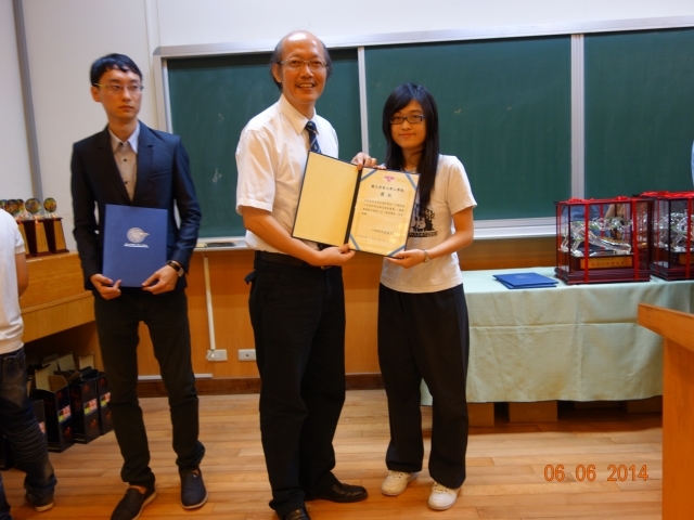 Vice Dean of College of Engineering, Shih-Yuan Lu and student