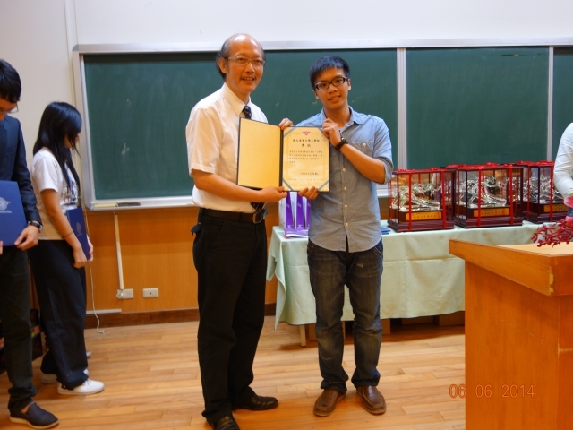 Vice Dean of College of Engineering, Shih-Yuan Lu and student