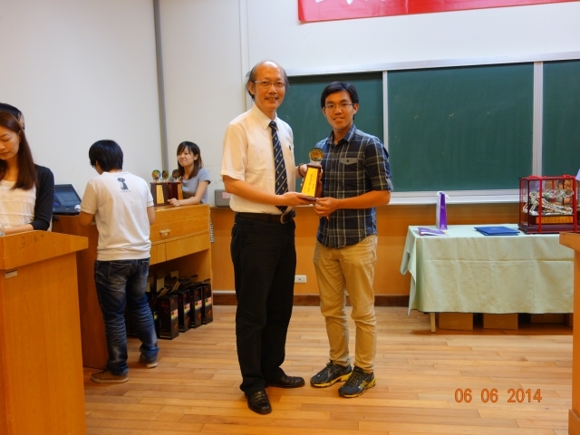 Vice Dean of College of Engineering, Shih-Yuan Lu and student