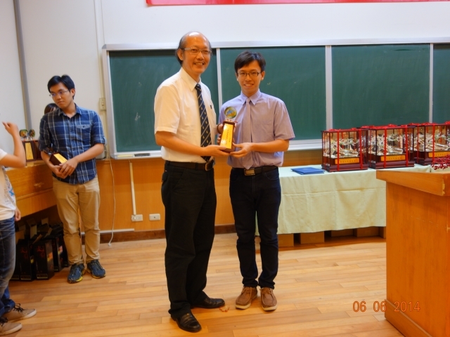 Vice Dean of College of Engineering, Shih-Yuan Lu and student