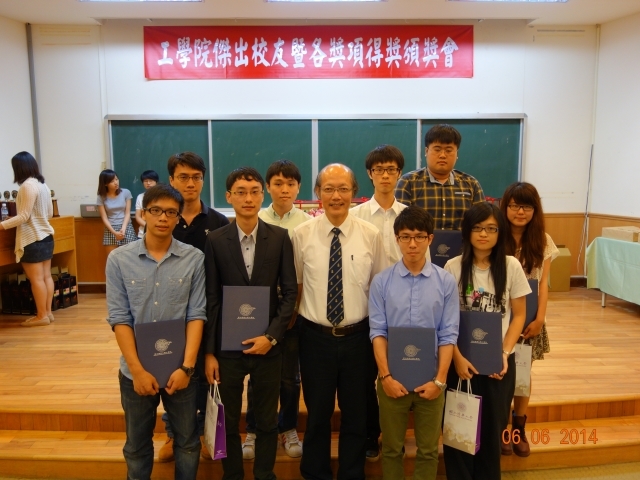 Vice Dean of College of Engineering, Shih-Yuan Lu and student