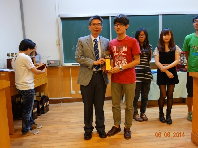 Chairman of Department of Materials Science and Engineering, Chih-Huang Lai and student