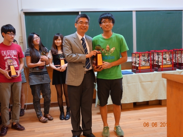 Chairman of Department of Materials Science and Engineering, Chih-Huang Lai and student